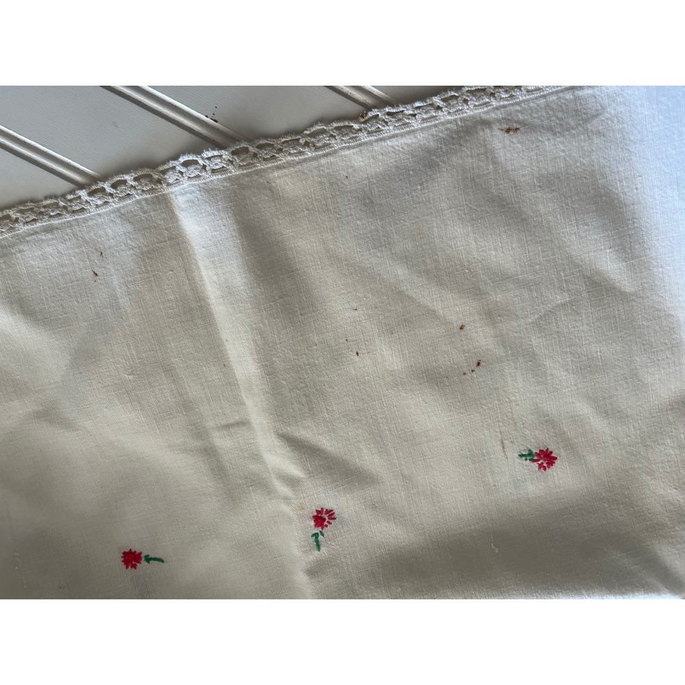 Vintage Hand Embroidered Floral Tablecloth White Lace Trim Cottagecore 48x44 - Picture 6 of 7